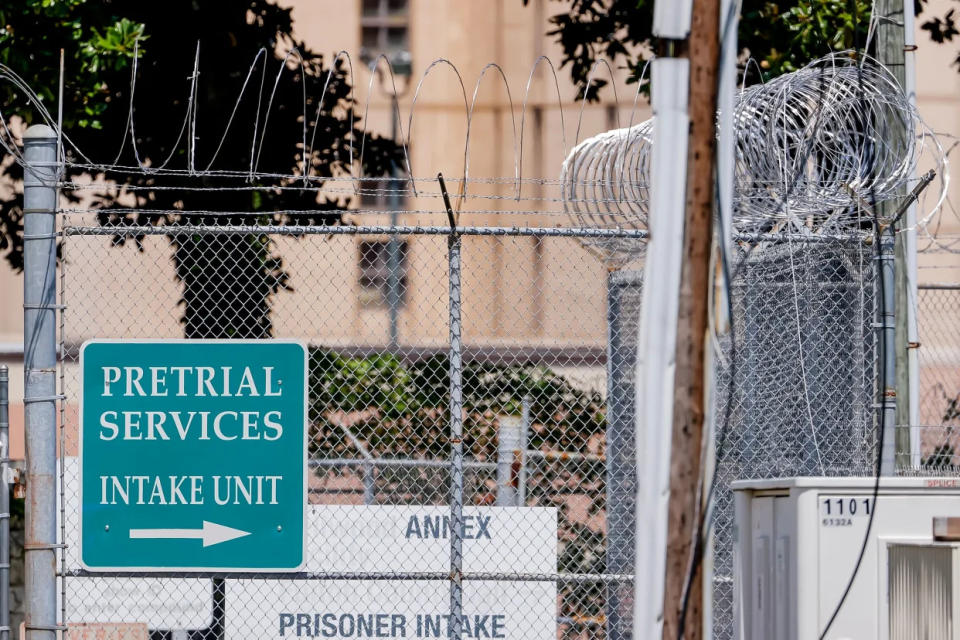 Außenansicht des Fulton County Gefängnisses in Atlanta am Mittwoch. (Erik S. Lesser/EPA-EFE/Shutterstock) (ERIK S LESSER/EPA-EFE/Shutterstock)
