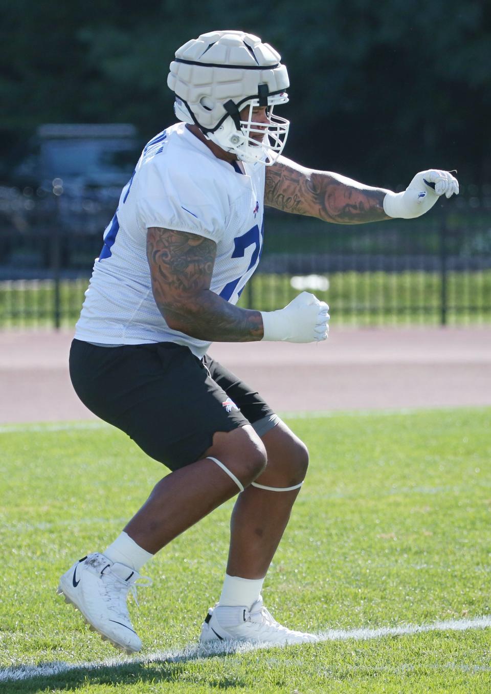 Rodger Saffold is slowly working himself back into playing shape.