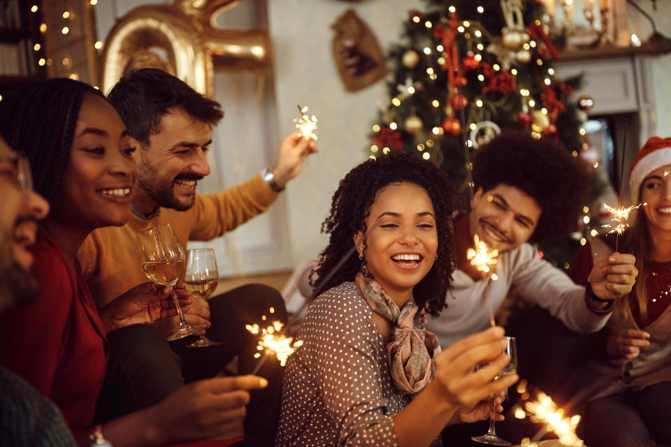 Eine Weihnachtsfeier kann lustig sein – wenn man auch wirklich hingehen will. (Symbolbild: Getty Images)