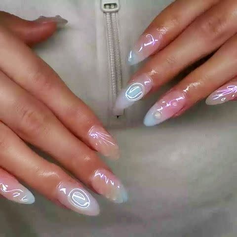 <p>INSTAGRAM: @NAILSBYSKYELINH</p>