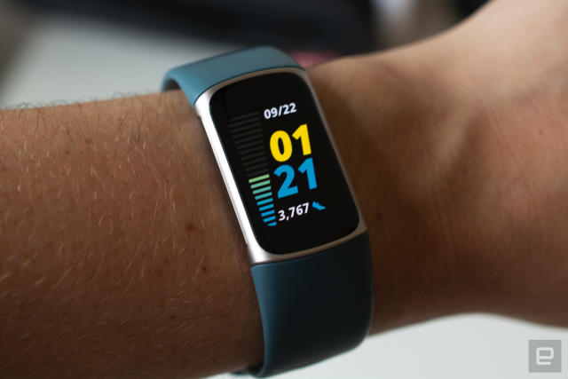 FitBit Charge 5