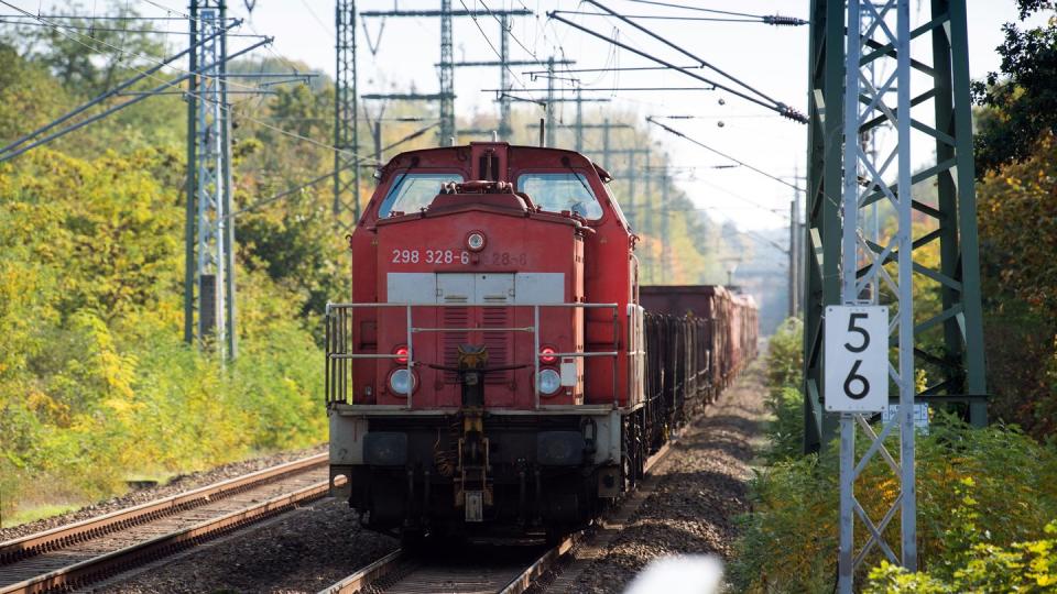 DB Cargo hatte im vergangenen Jahr 232 Millionen Tonnen Güter transportiert. Seit 2010, als es noch 415 Millionen Tonnen waren, geht die Menge zurück.