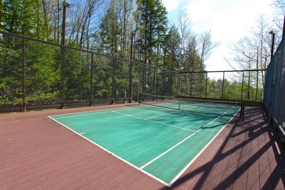 The heated paddle tennis court