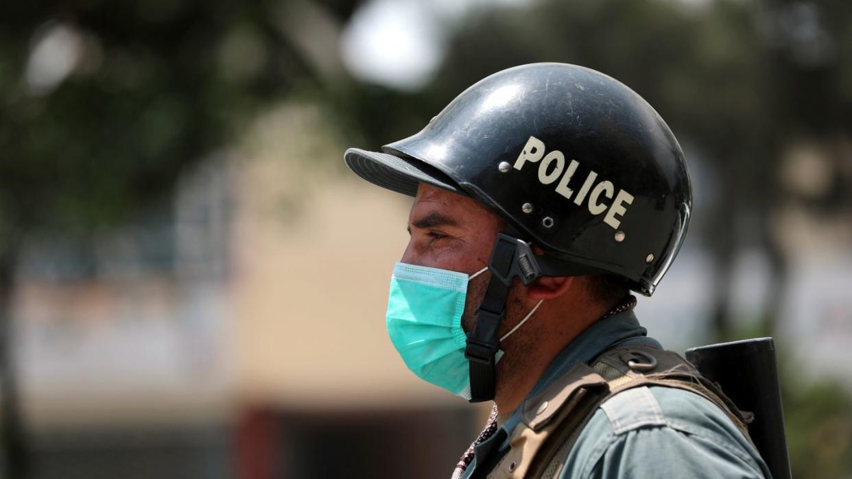 Ein Polizist in Kabul. In den vergangenen Tagen wuden in Afghanistan wieder zahlreiche Zivilisten und Sicherheitskräfte getötet.