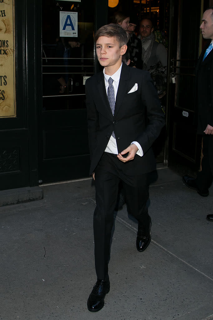 <p>Précoce, Romeo Beckham n’avait que 12 ans quand il a commencé à jouer les mannequins. Le fils de David et Victoria Beckham avait alors fait une campagne pour Burberry. Crédit image : Getty Images </p>