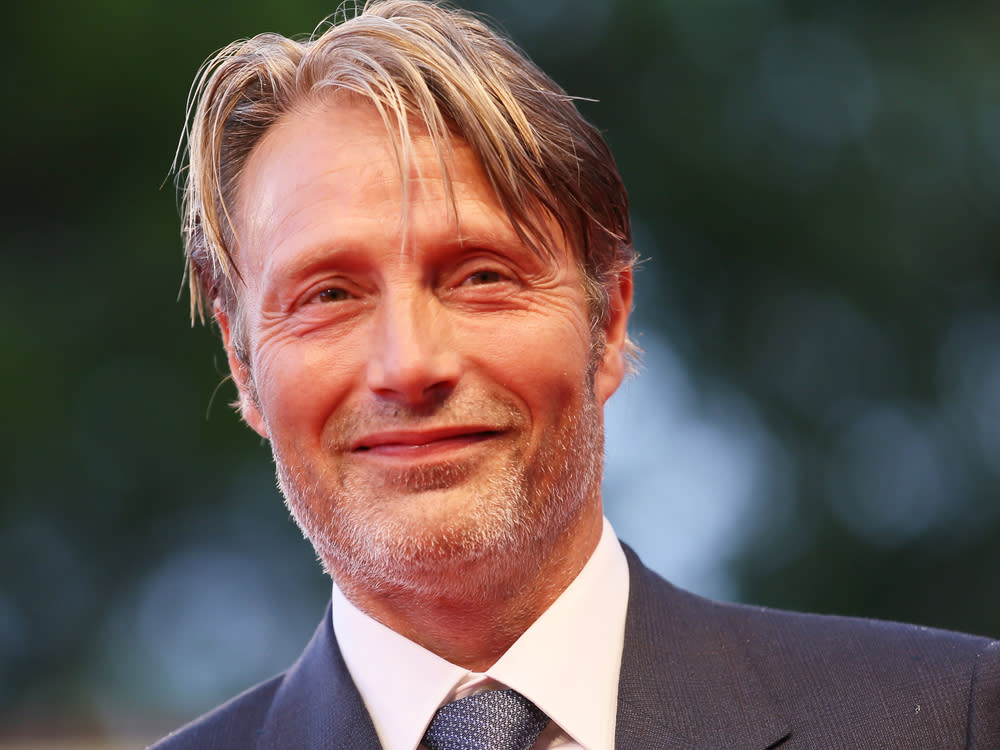 Mads Mikkelsen bei einem Auftritt in Venedig. (Bild: Denis Makarenko/Shutterstock.com)