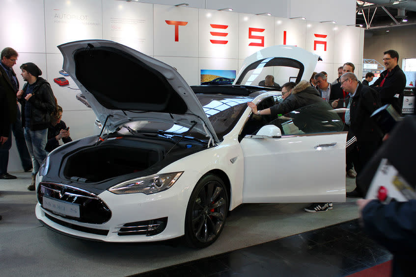 Is Tesla Inc (NASDAQ:TSLA) Cathie Wood’s Favorite AI Stock?