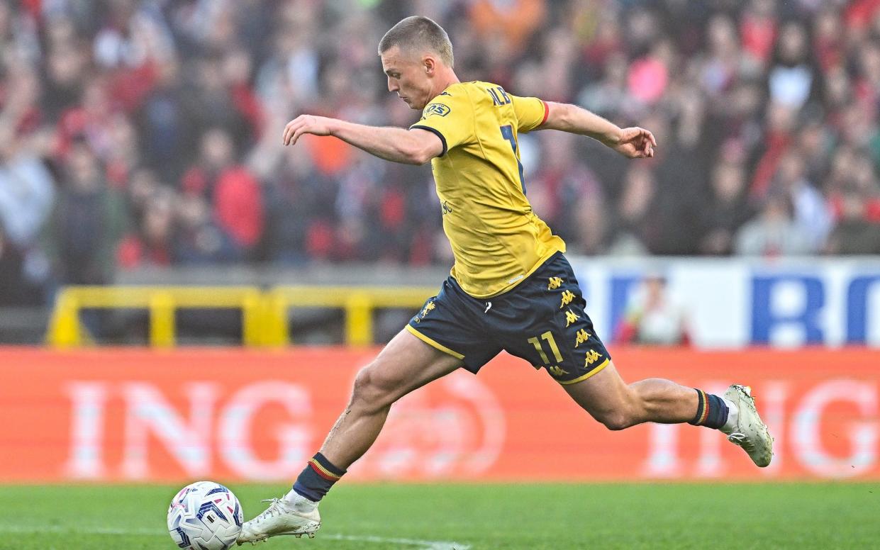 Albert Gudmundsson in action for Genoa against Lazio