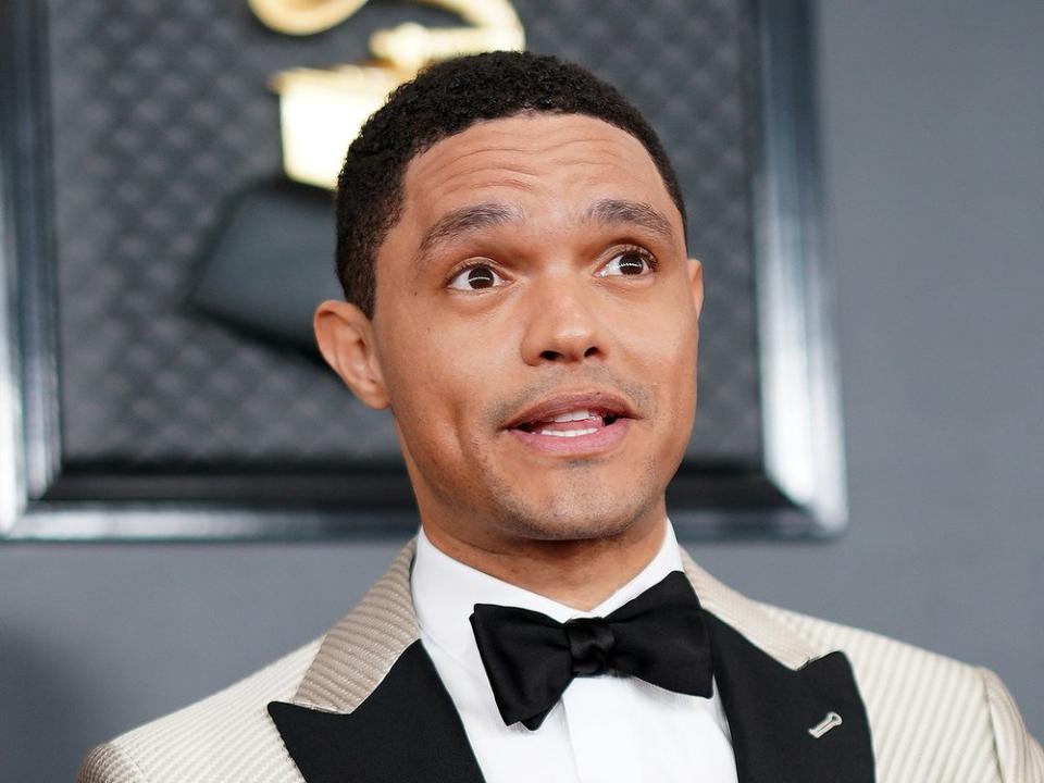 Der Moderator Trevor Noah wird im April durch die Grammy-Gala führen. (Bild: AdMedia/ImageCollect)