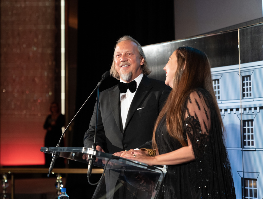 <p>Stephen Alesch and Robin Standefer of Roman and Williams accept their honor.</p>