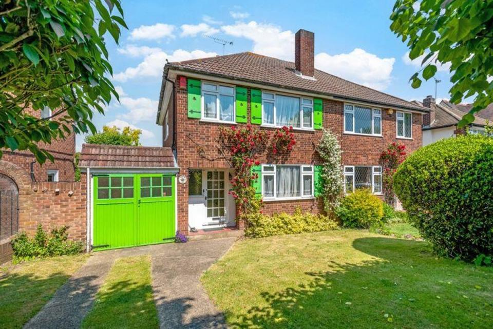  (Village Estates / Rightmove)