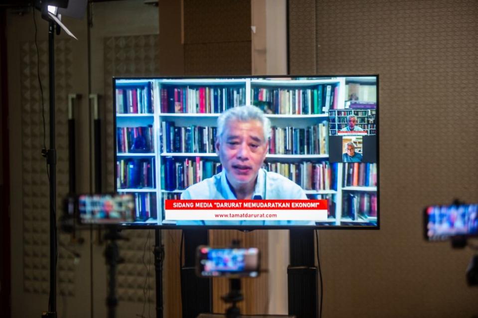 Professor Jomo Kwame Sundaram addresses reporters during a virtual press conference at Tamu Hotel, Kuala Lumpur April 19, 2021. — Picture by Shafwan Zaidon