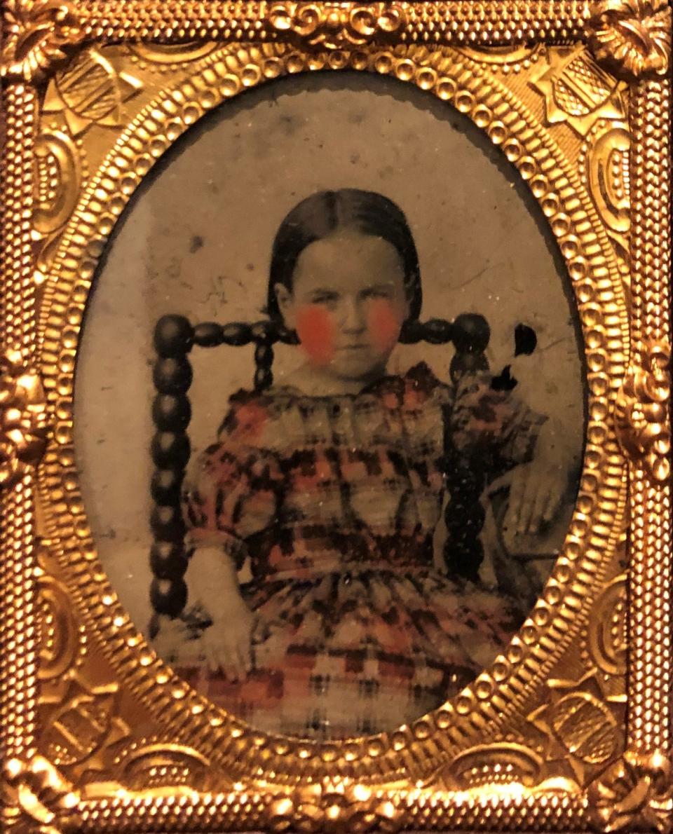 This image produced by Glenalvin Goodridge shows his use of a bobbin chair, useful in identifying his work. Please contact Michael Helfrich, michael.ray.helfrich@gmail.com, if you have a daguerreotype or ambrotype that you want to discuss.