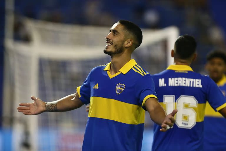 Figal celebra un gol con la camiseta de Boca: es el futbolista del equipo que más remató al arco en la Libertadores