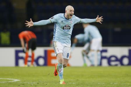 Football Soccer - Shakhtar Donetsk v Celta Vigo - UEFA Europa League Round of 32 Second Leg - Metalist Stadium, Kharkiv, Ukraine - 23/02/17. Celta Vigo's John Guidetti celebrates after winning against Shakhtar Donetsk. REUTERS/Valentyn Ogirenko