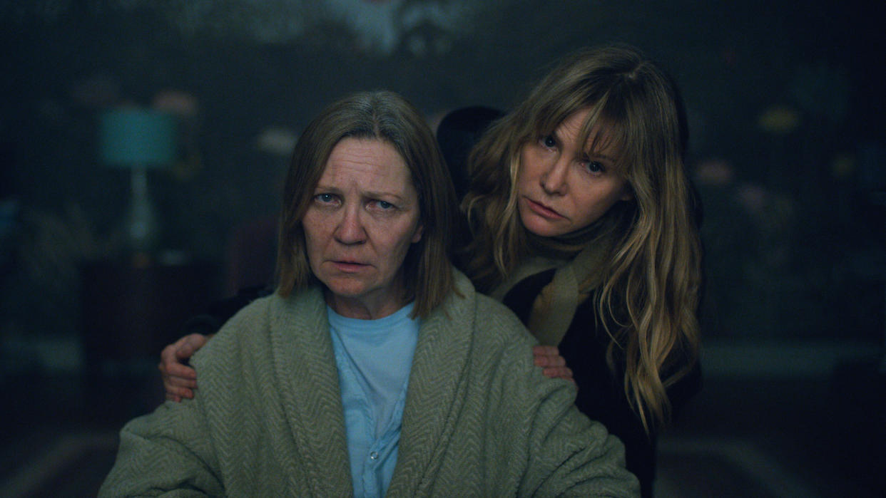 Joan Allen and Jennifer Jason Leigh portray siblings in Stephen King adaptation 'Lisey's Story'. (Apple TV+)