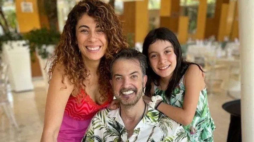 Ana Ferro con hija y Fernando del Solar / Cortesía