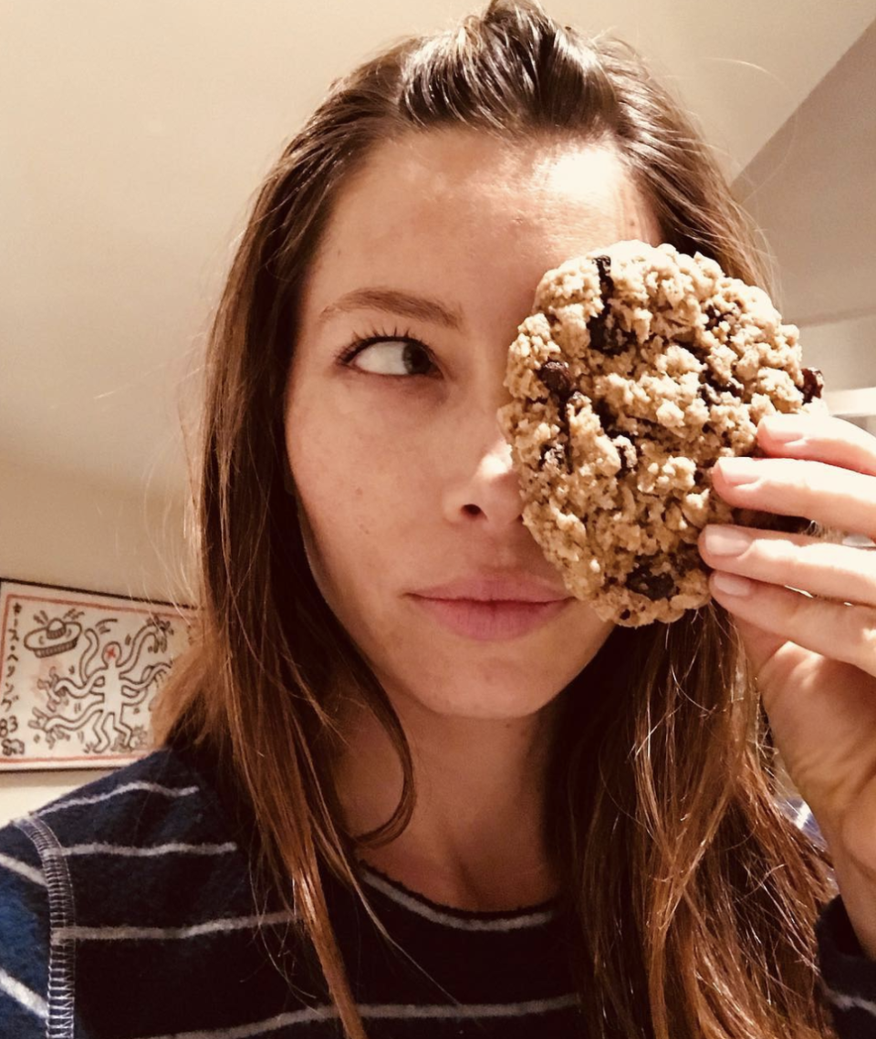 <p>“RIP to this gorgeous oatmeal raisin taste-gasm,” Justin Timberlake’s main girl wrote, as she eyed a delicious treat. “It’s #nationalcookieday. Get some,” she urged. (Photo: <a rel="nofollow noopener" href="https://www.instagram.com/p/BcTbuCeFMHE/?taken-by=jessicabiel" target="_blank" data-ylk="slk:Jessica Biel via Instagram;elm:context_link;itc:0;sec:content-canvas" class="link ">Jessica Biel via Instagram</a>) </p>