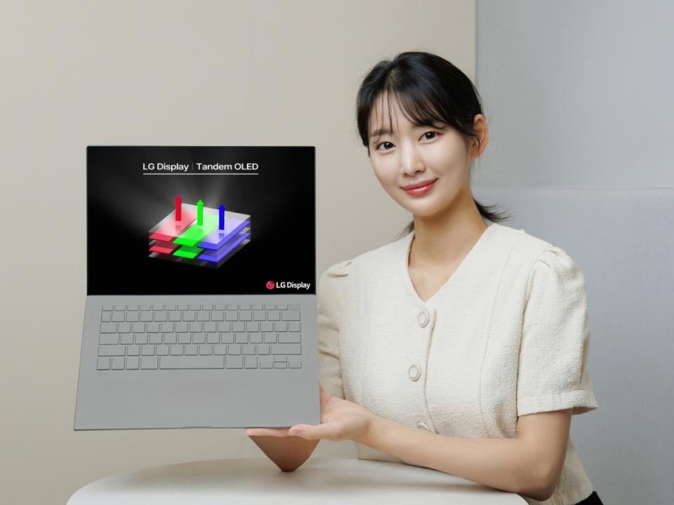 亮度、使用壽命大幅提升，LG Display開始量產用於13吋筆電的2片疊合OLED顯示面板