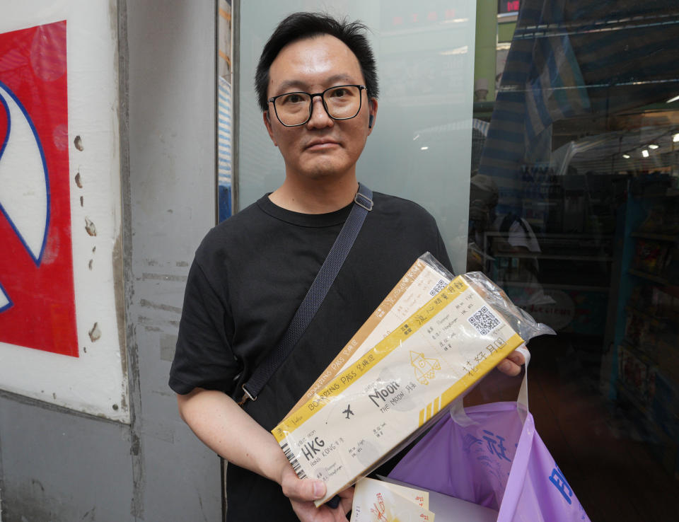 香港不少食肆均面對加租問題，陳先生指業主應與小店商戶共度時艱。