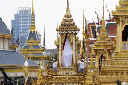 Officials take part during a funeral rehearsal for late Thailand's King Bhumibol Adulyadej near the Grand Palace in Bangkok, Thailand October 21, 2017. REUTERS/Athit Perawongmetha