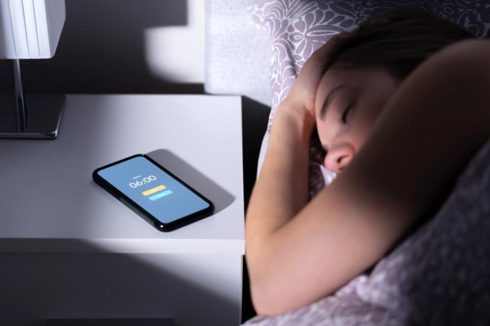 People are complaining that their iPhones do not have working alarms. terovesalainen – stock.adobe.com