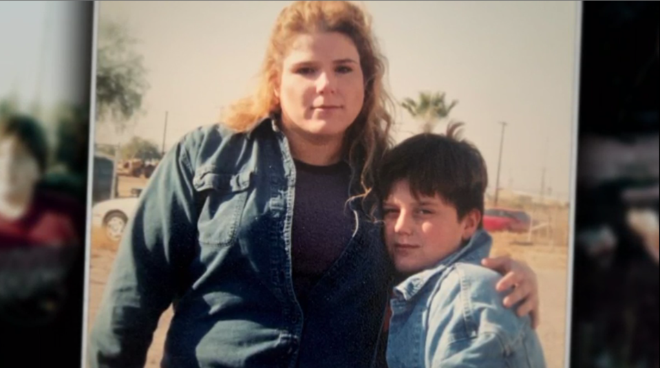 <em>American Idol</em> contestant Wade Cota with his mother, Terri, years ago. (Photo: ABC)