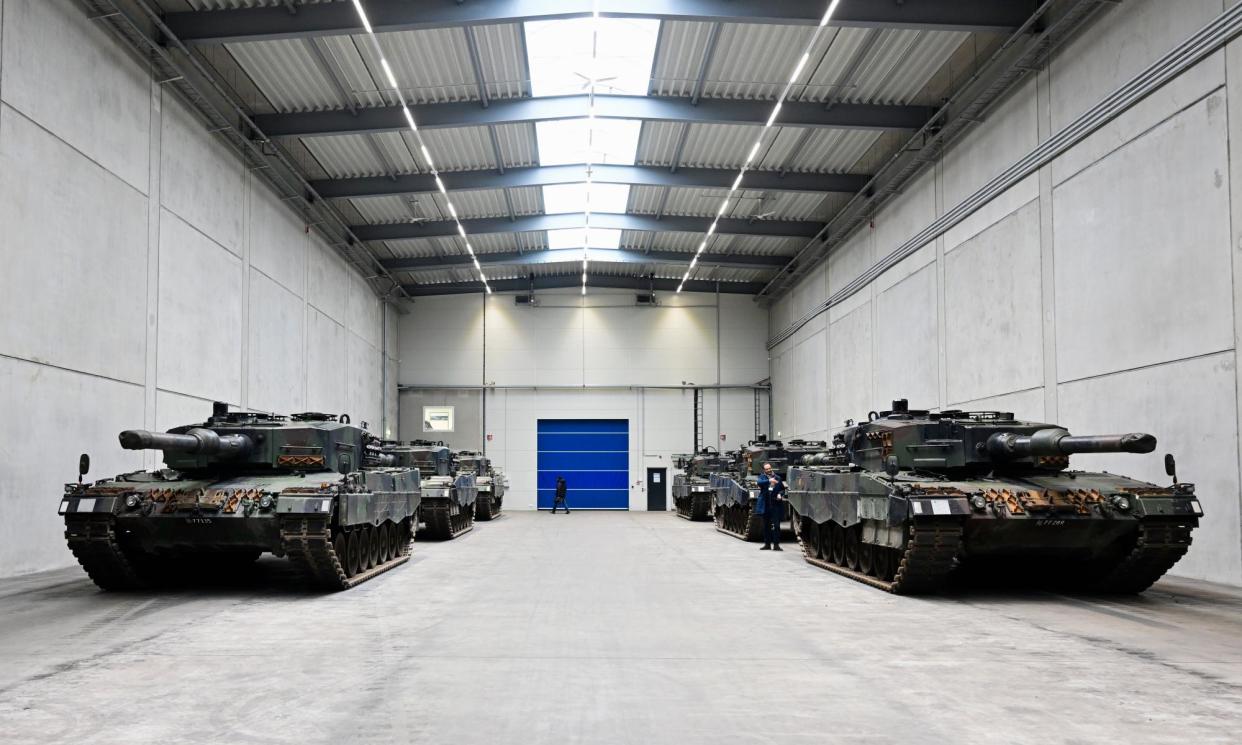 <span>Leopard 2 tanks at a munitions factory in Unterluess, Germany.</span><span>Photograph: Getty Images</span>