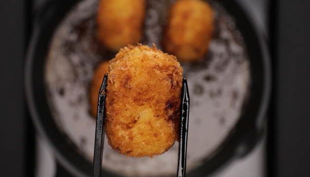 Fry the croquettes till golden brown