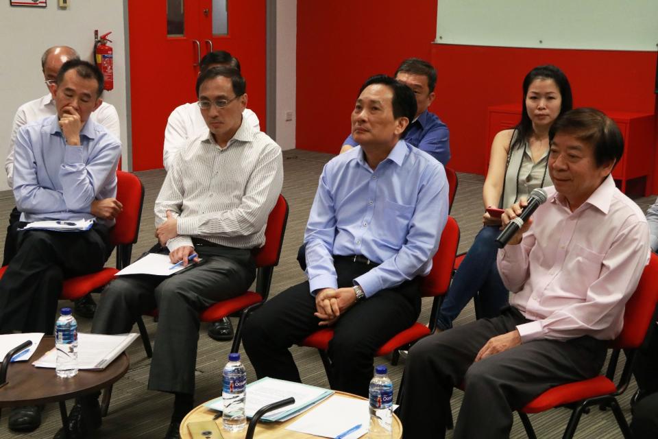 (L-R) Top SMRT officials Lee Ling Wee, Desmond Kuek and Seah Moon Ming, and Transport Minister Khaw Boon Wan at a media briefing on Monday, 17 October, 2017. PHOTO: Dhany Osman/Yahoo News Singapore