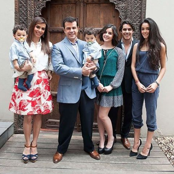 La familia encabezada por Biby Gaytán y Eduardo Capetillo tendrán su propio <em>reality show</em>. Foto: People en Español.