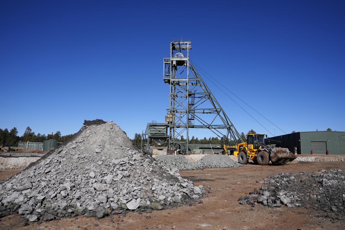 Navajo Nation on uranium ore