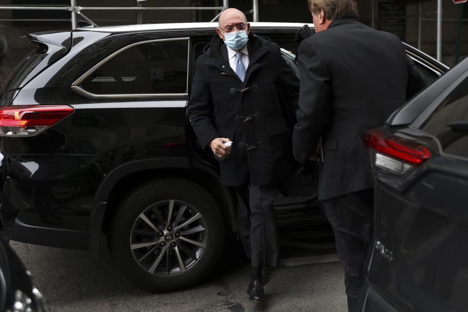 Trump Organization's former Chief Financial Officer Allen Weisselberg, center, arrives to court, Tuesday, Nov. 15, 2022, in New York. (AP Photo/Julia Nikhinson)