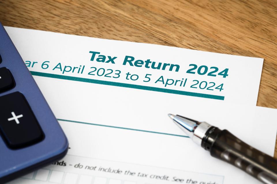 UK HMRC self assessment income tax return form 2024