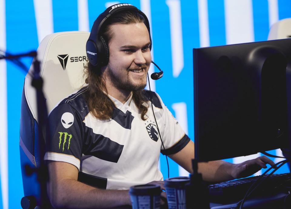 Team Liquid's Lucas "Santorin" Larsen competes at the League of Legends World Championship Groups Stage