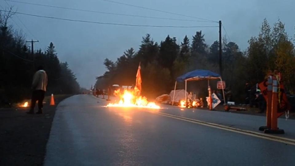 A demonstration against shale gas exploration in Rexton, New Brunswick turned violent as protesters clashed with police. RCMP vehicles were set ablaze and at least one shot was fired by someone other than a police officer.