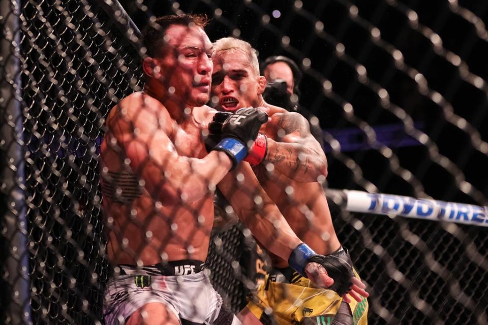 Oliveira knocked out Michael Chandler to win the vacant UFC lightweight title (Getty Images)