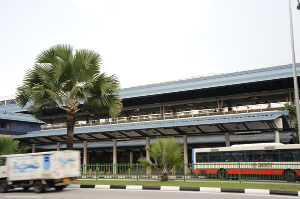 SMRT bus at Admiralty MRT Station. (Yahoo! Photo)