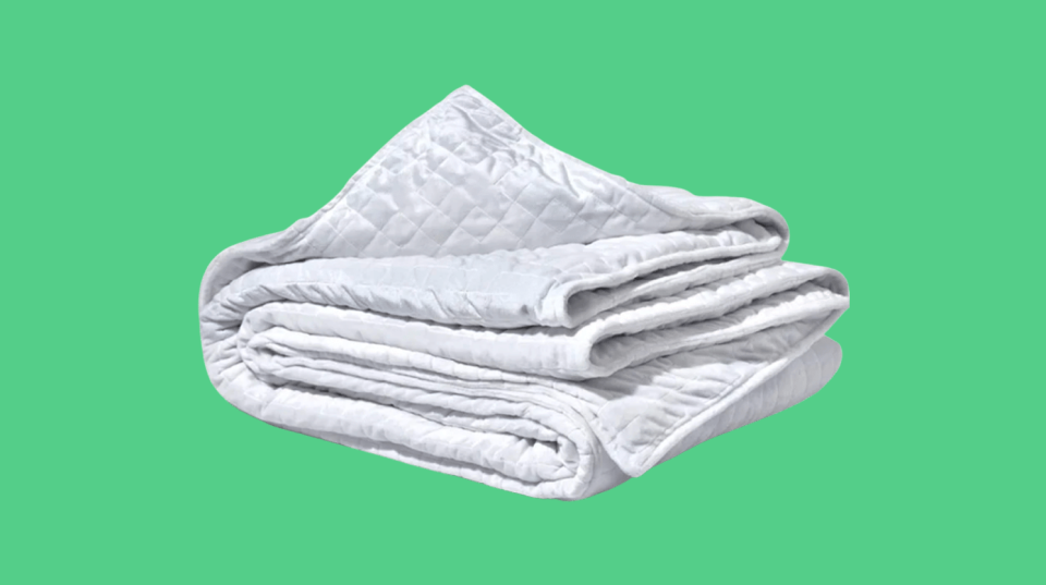 40 best gifts to give your grandma: Gravity blanket