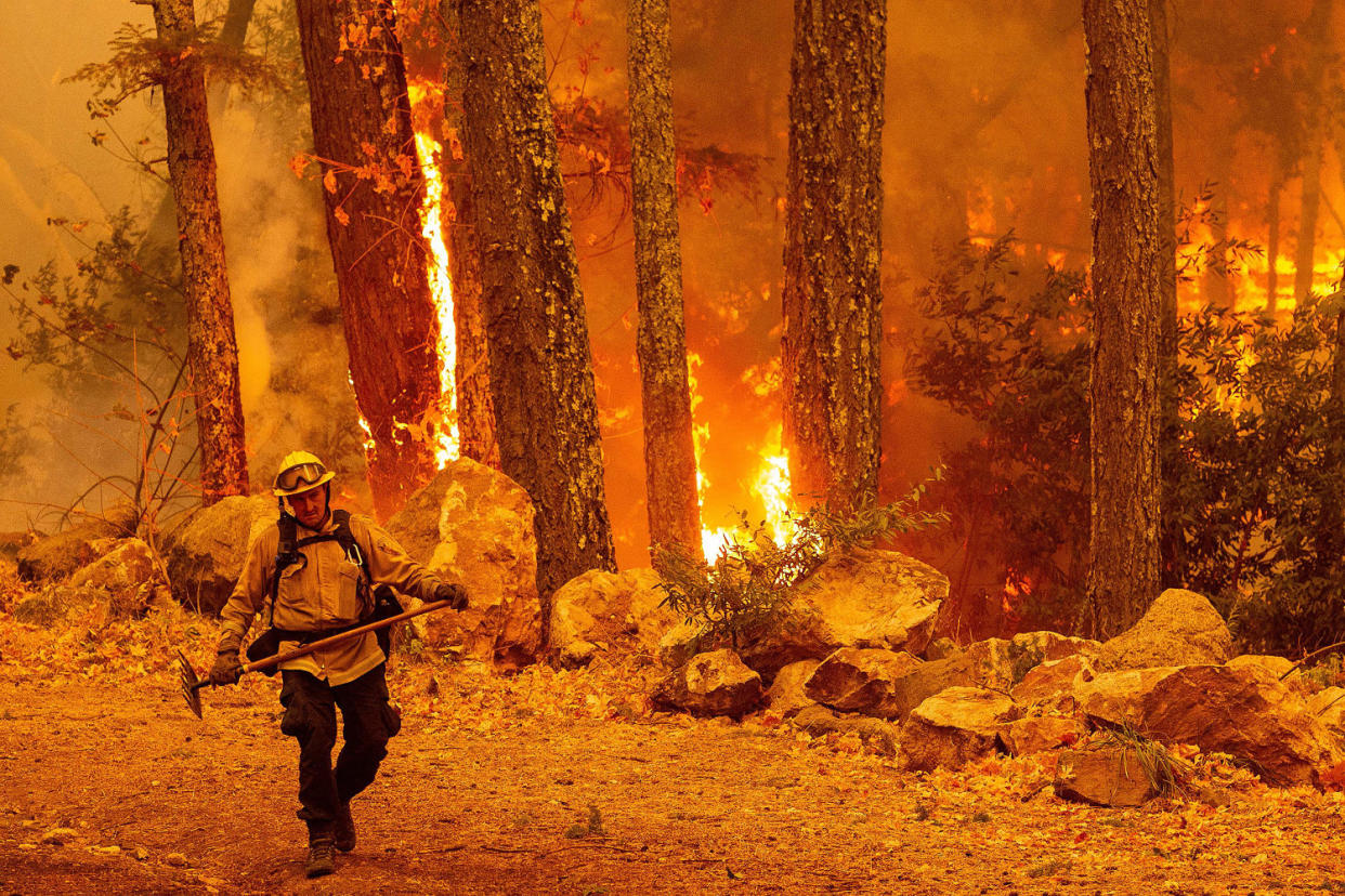 glass fire california firefighter (Josh Edelson / AFP via Getty Images)