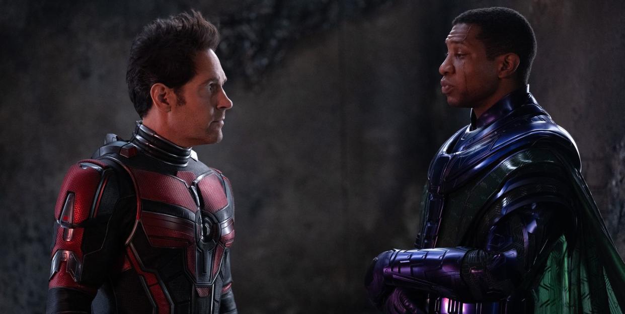 paul rudd as scott langant man and jonathan majors as kang the conqueror in marvel studios' ant man and the wasp quantumania photo by jay maidment © 2022 marvel