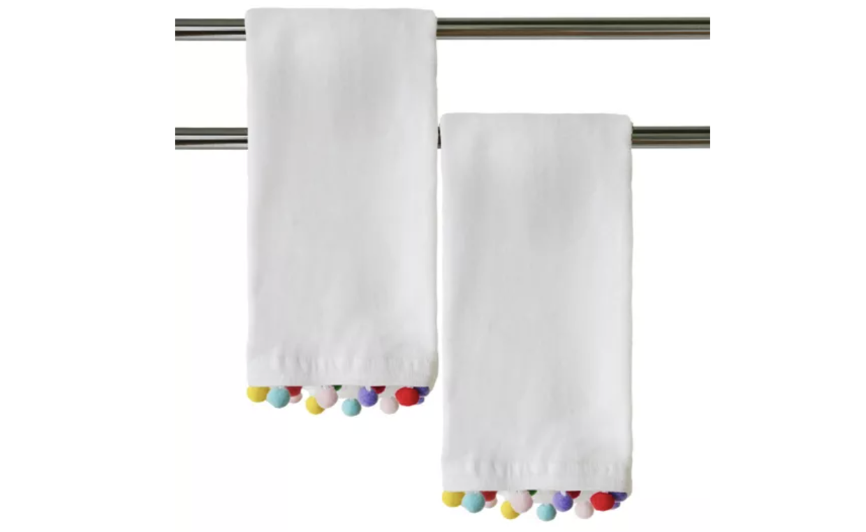 Get your hands on these happy holiday towels. (Photo: Bed Bath & Beyond)