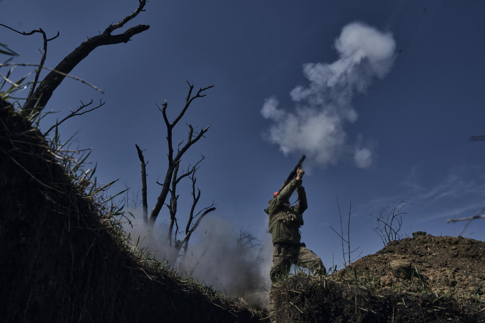 瓦格納傭兵集團擔任進攻巴赫姆特的主力部隊，與烏克蘭守軍激烈交戰。(畫面來源：AP)