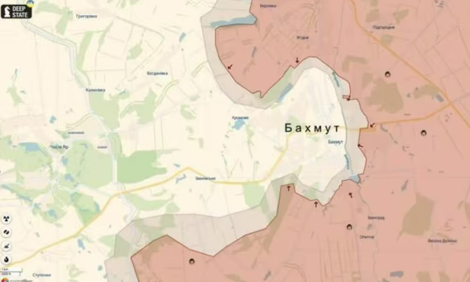 巴赫穆特戰況激烈，紅色為俄軍控制區，黑灰色為交戰區，巴赫穆特已成突出部，正被俄軍「包餃子」。 圖: 翻攝自《騰訊新聞》「秦蓁說」
