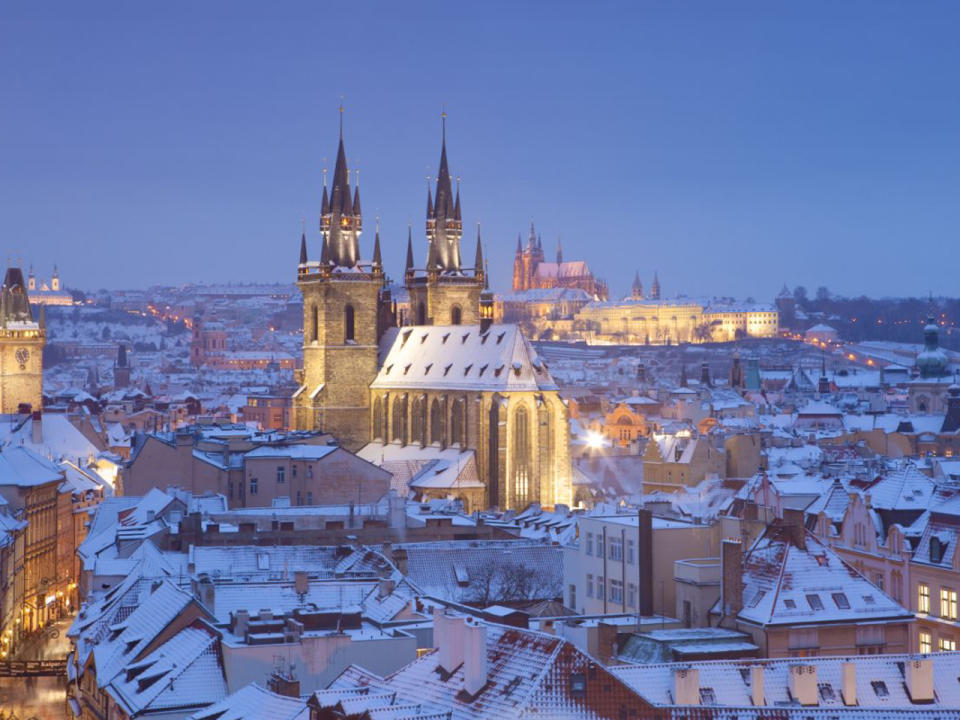 Warum in die Ferne schweifen, wenn das Glück so nah liegt? Für den nächsten Winterurlaub gilt das ebenfalls. Europäische Städte haben viel zu bieten und verzaubern mit ihrem ganz eigenen Charme. Diese Orte muss man einfach gesehen haben.