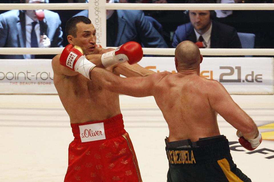 Boxing - Wladimir Klitschko v Tyson Fury WBA, IBF & WBO Heavyweight Title's - Esprit Arena, Dusseldorf, Germany - 28/11/15 Tyson Fury in action against Wladimir Klitschko during the fight Reuters / Ina Fassbender Livepic