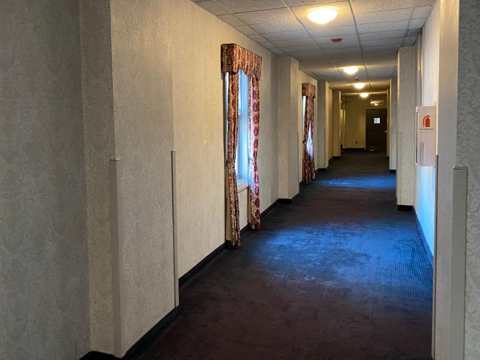 empty hallways with windows at chicago conress hotel