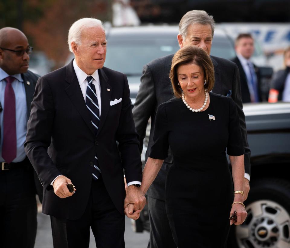 10/25/19 9:29:44 AM -- Baltimore, MD, U.S.A  -- Former Vice-President Joe Biden walks with U.S. House Speaker Nancy Pelosi as they enter the funeral of Rep. Elijah Cummings, D-Md at the New Psalmist Baptist Church in Baltimore.  
 --    Photo by Jack Gruber, USA TODAY staff ORG XMIT:  JG 138336 The funeral of D 10/2 (Via OlyDrop)