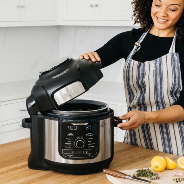 Le Creuset Cast-Iron Heart-Shaped Dutch Oven ($150), 23 Products to Make  Your Kitchen Look Pretty in (Millennial) Pink