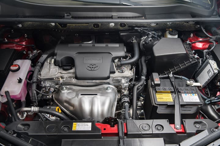 2017 Toyota RAV4 engine photo